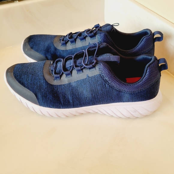 🌺3 For $10 Athletic Works Slip-on Memory Foam Sneakers - Picture 3 of 8